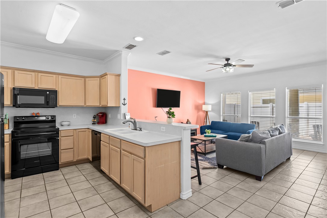 15110 Leeward Dr 103 Property Photo 3