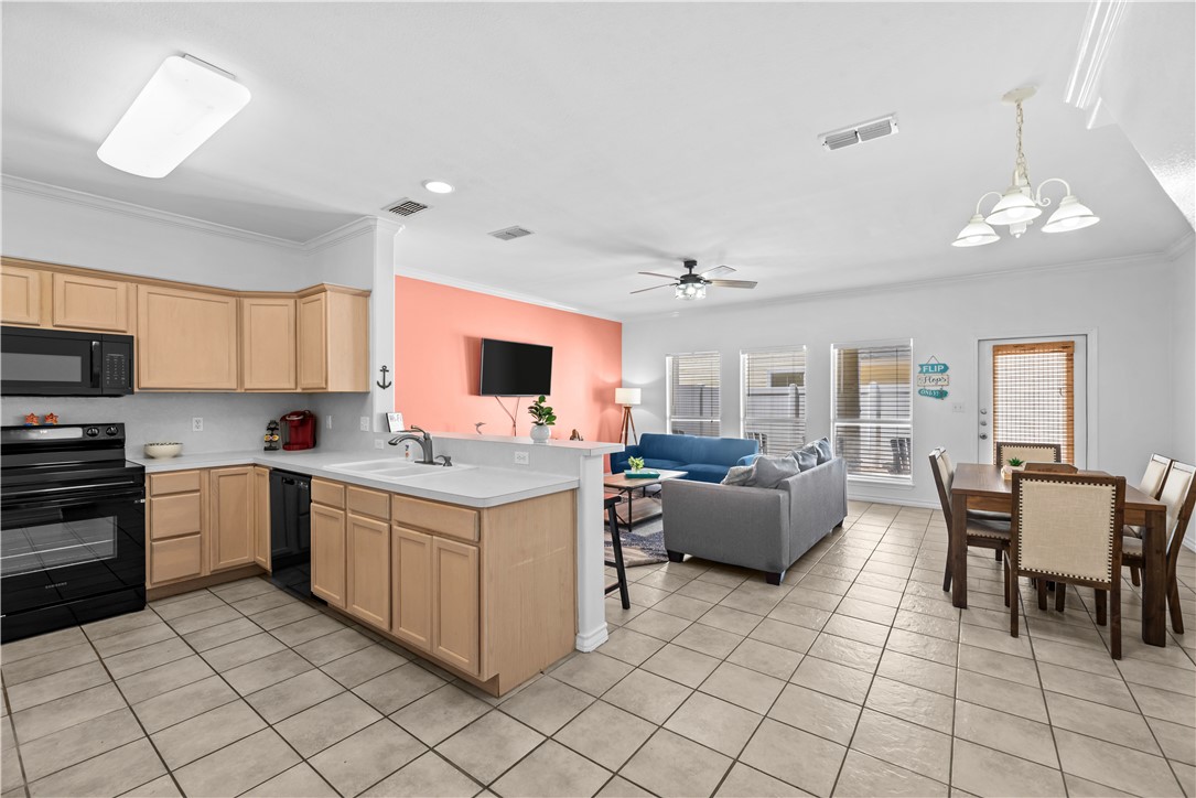 15110 Leeward Dr 103 Property Photo 4