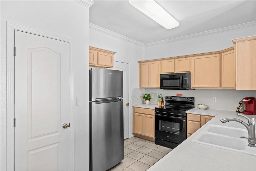15110 Leeward Dr 103 Property Photo 5