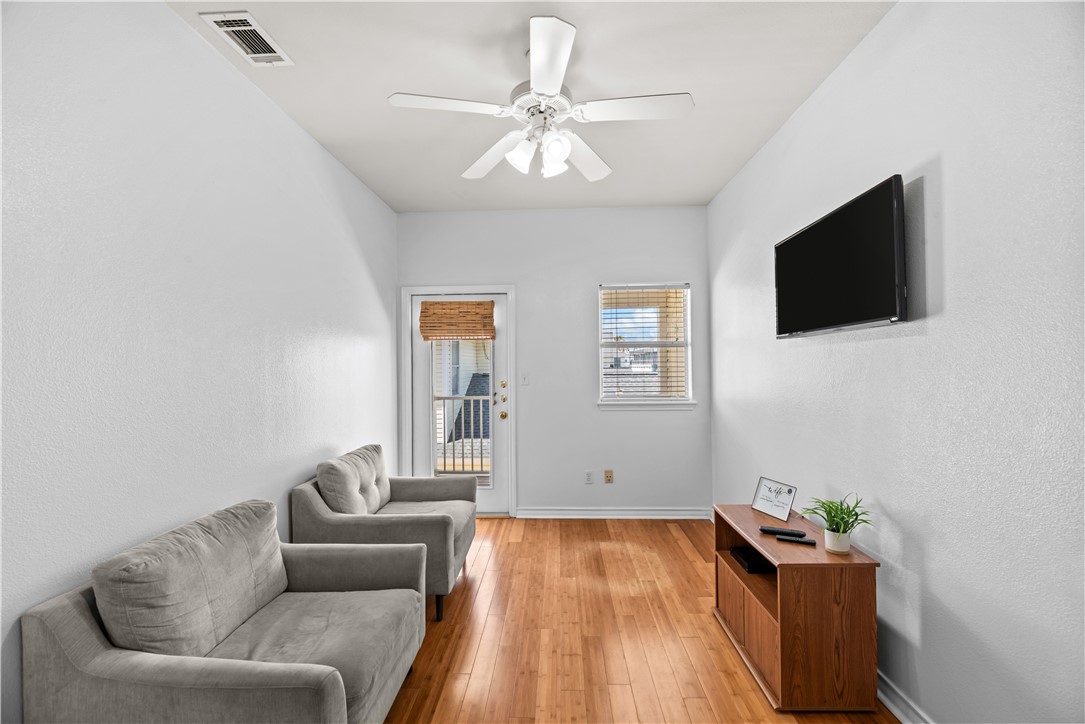 15110 Leeward Dr 103 Property Photo 16