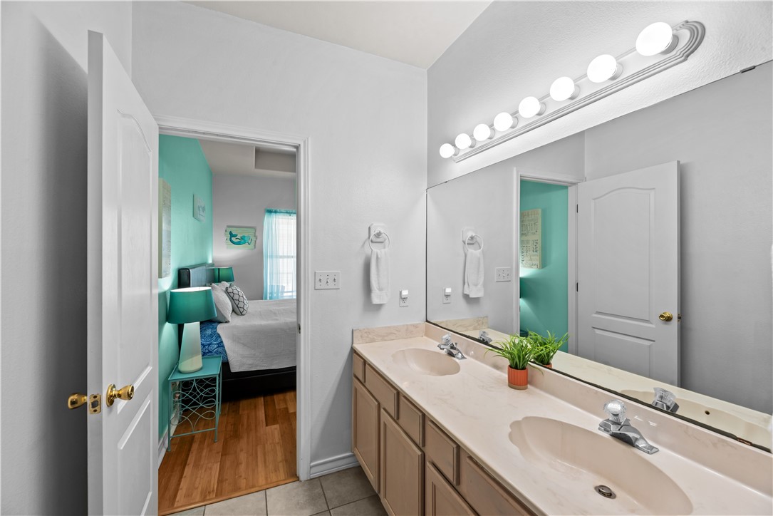 15110 Leeward Dr 103 Property Photo 22