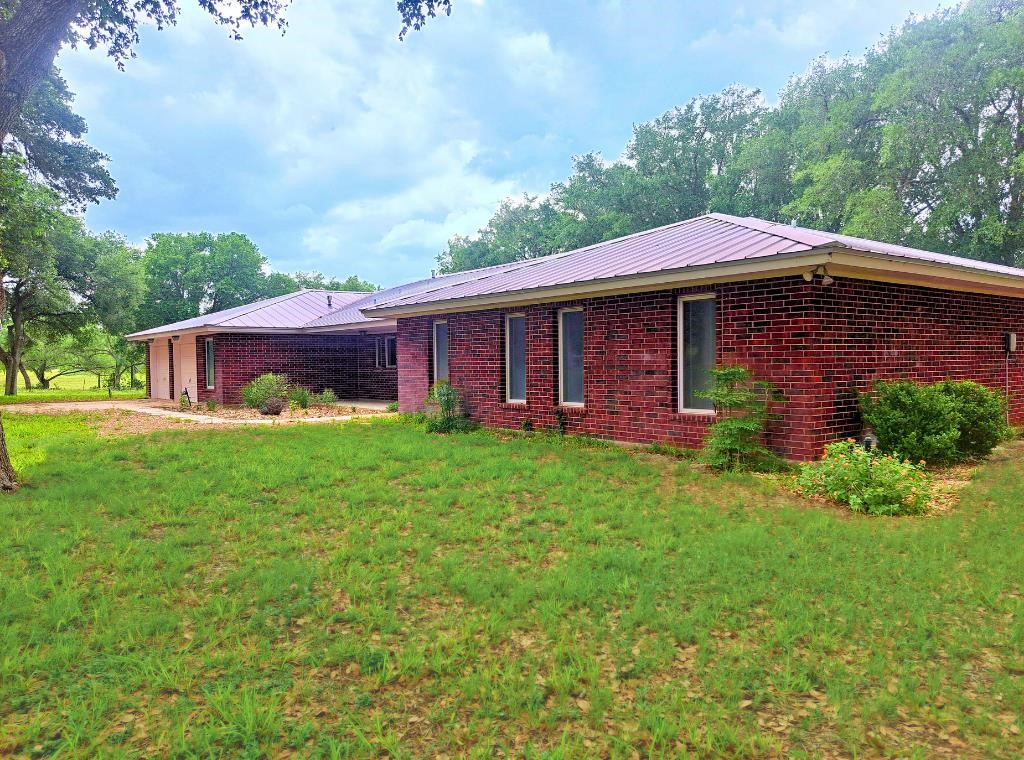 112 Fm 1042 Property Photo 2