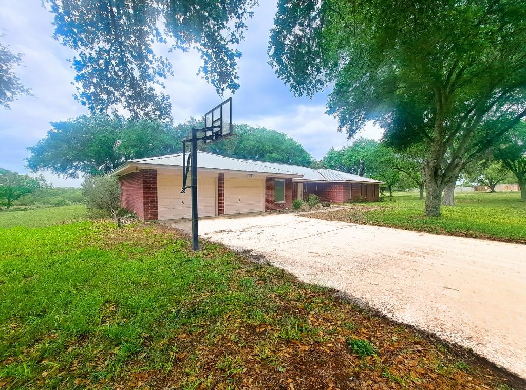112 Fm 1042 Property Photo 6