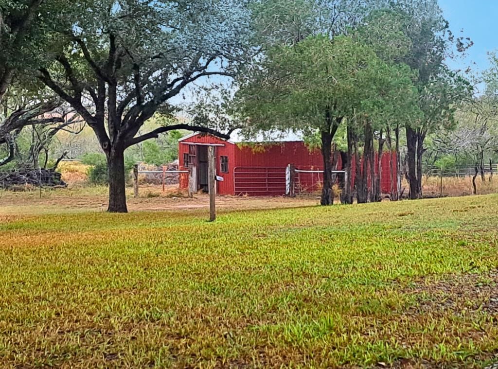 112 Fm 1042 Property Photo 11