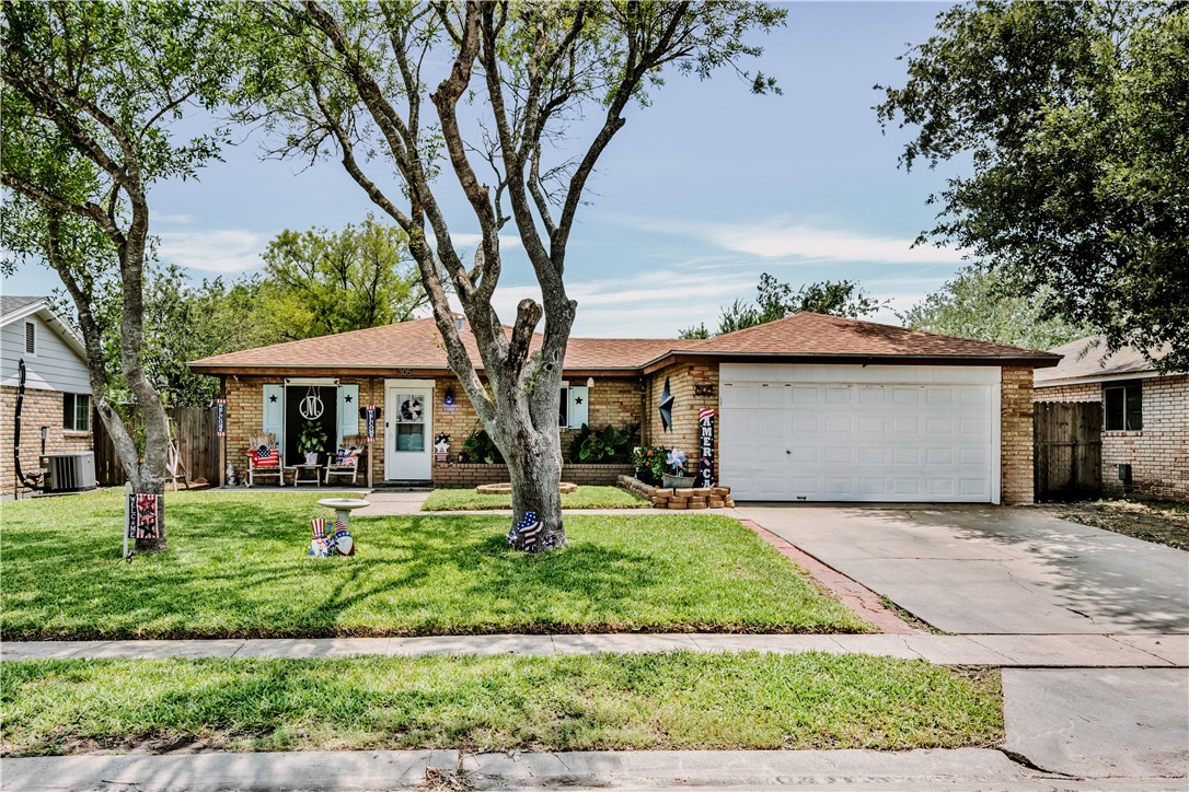 305 Birchwood Dr Property Photo 1