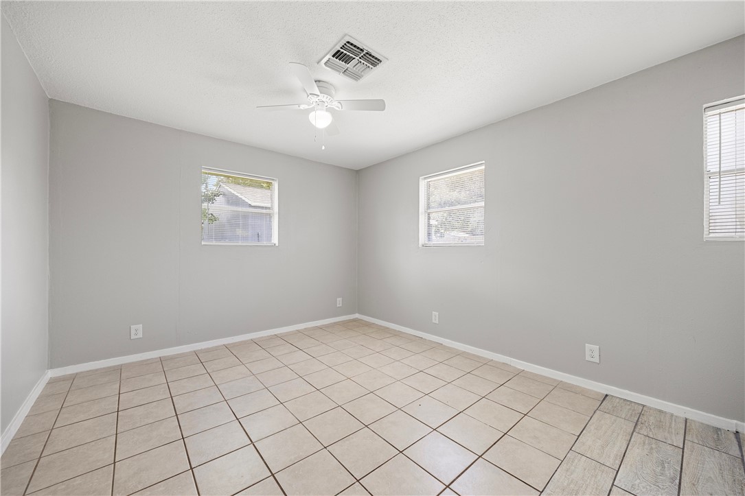 2614 Poinsetta Pl Property Photo 12