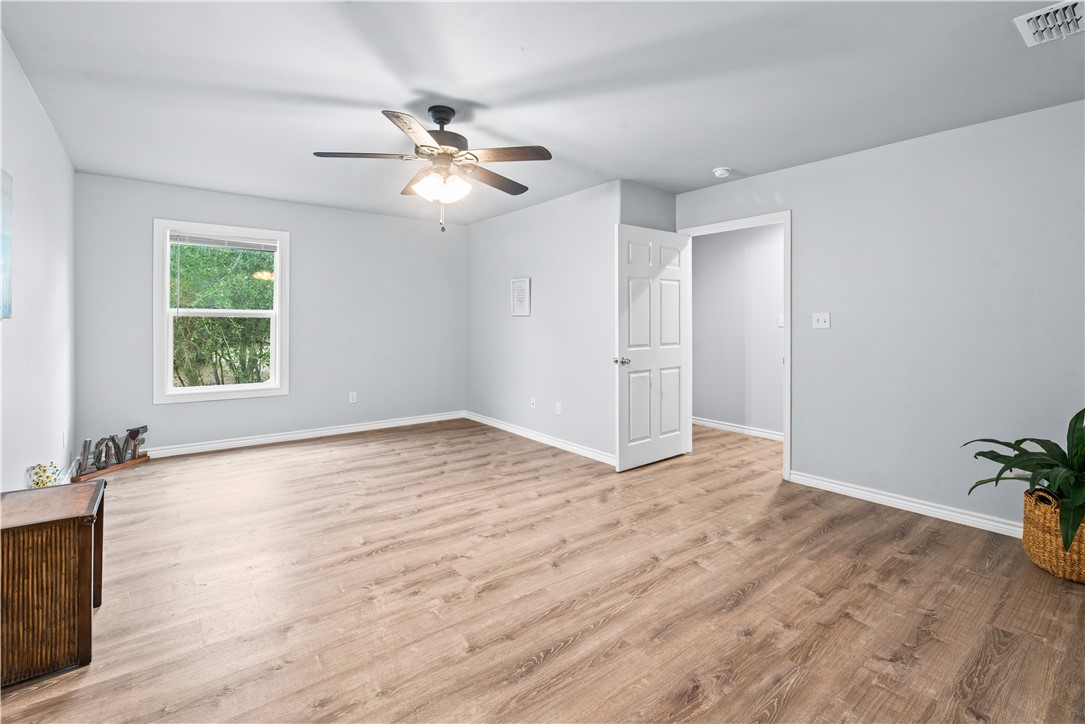 2111 Lone Star Property Photo 20