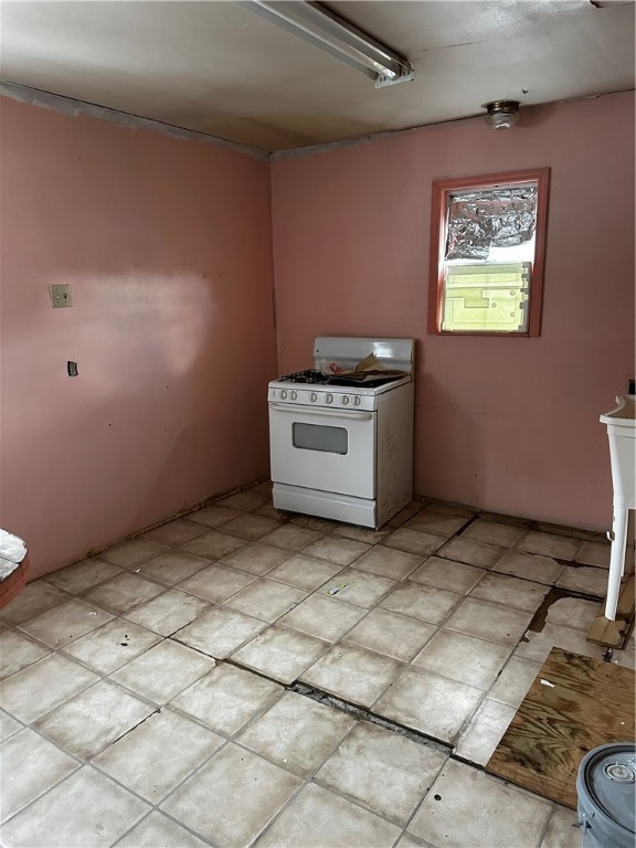 2201 Comanche St Property Photo 4