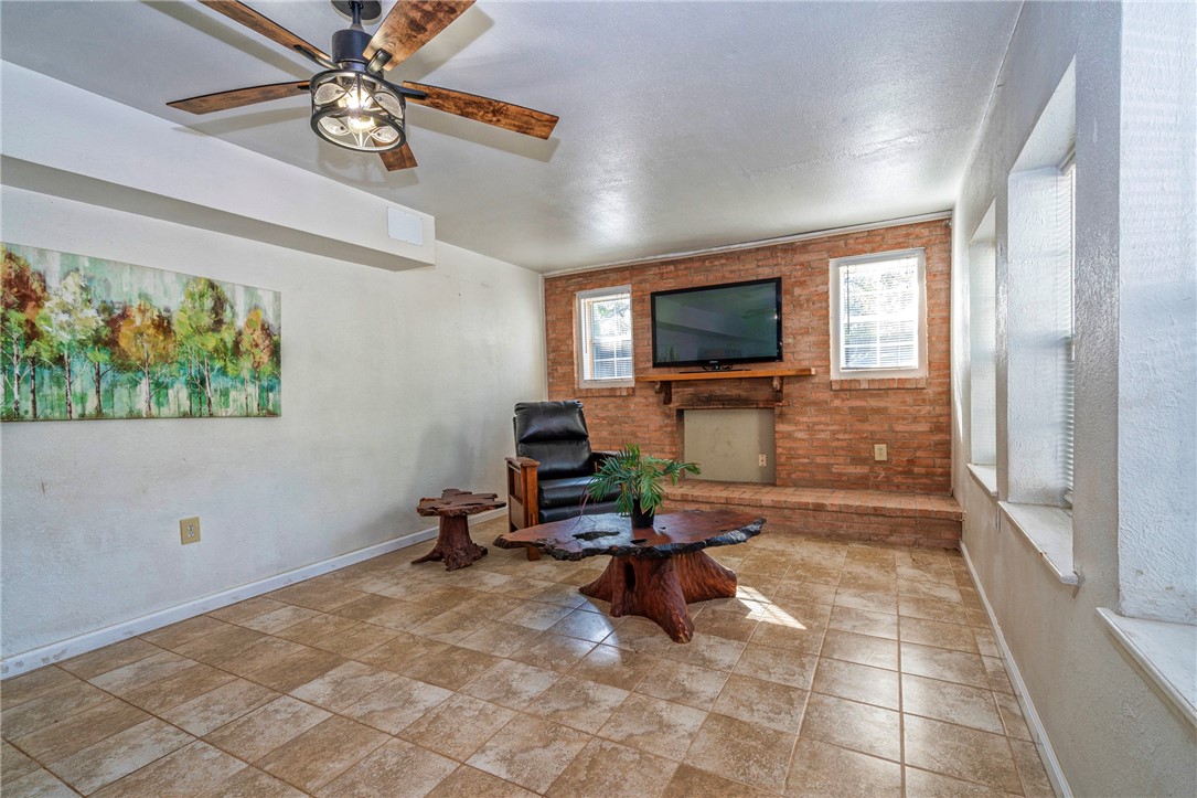 118 Island Dr Property Photo 5