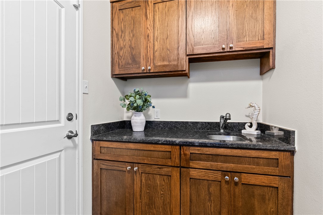 2718 Yeager Dr Property Photo 26