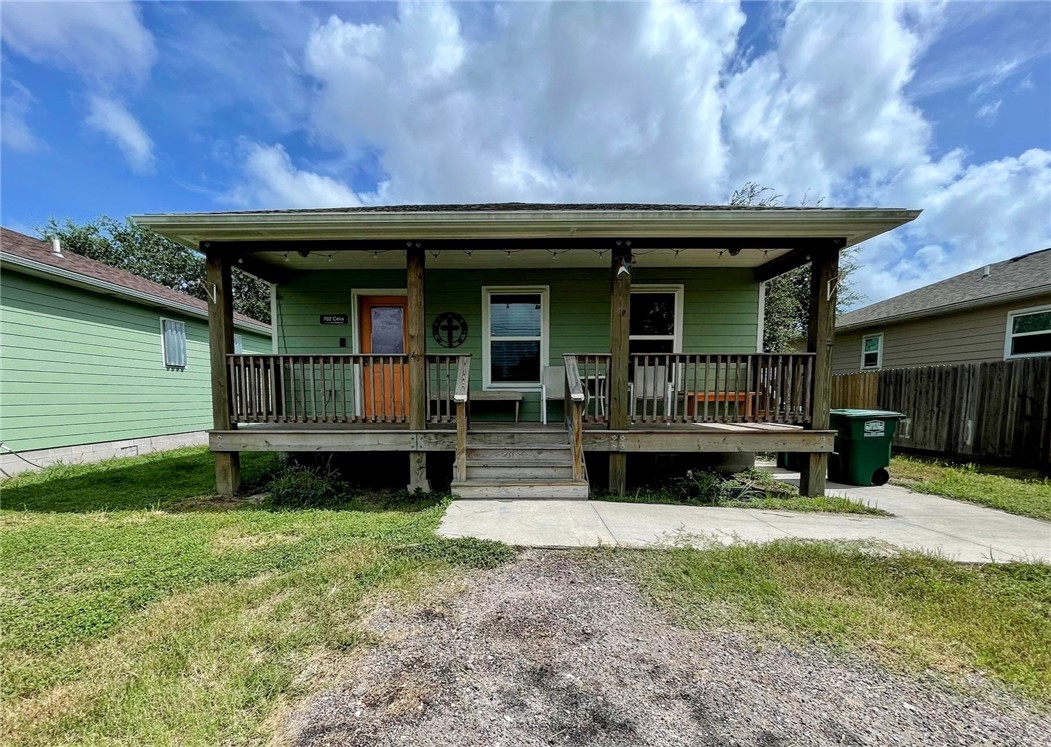 702 Celia St Property Photo 1