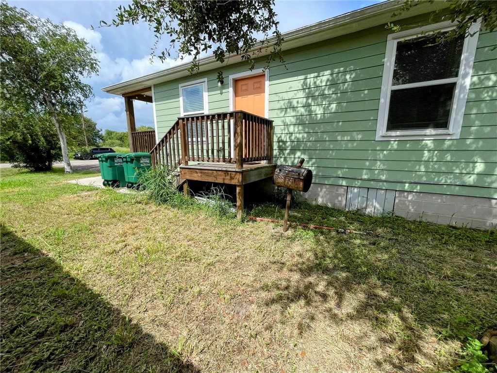 702 Celia St Property Photo 4