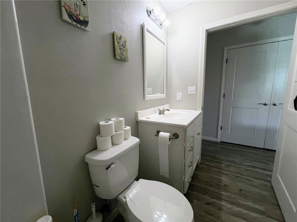 702 Celia St Property Photo 25