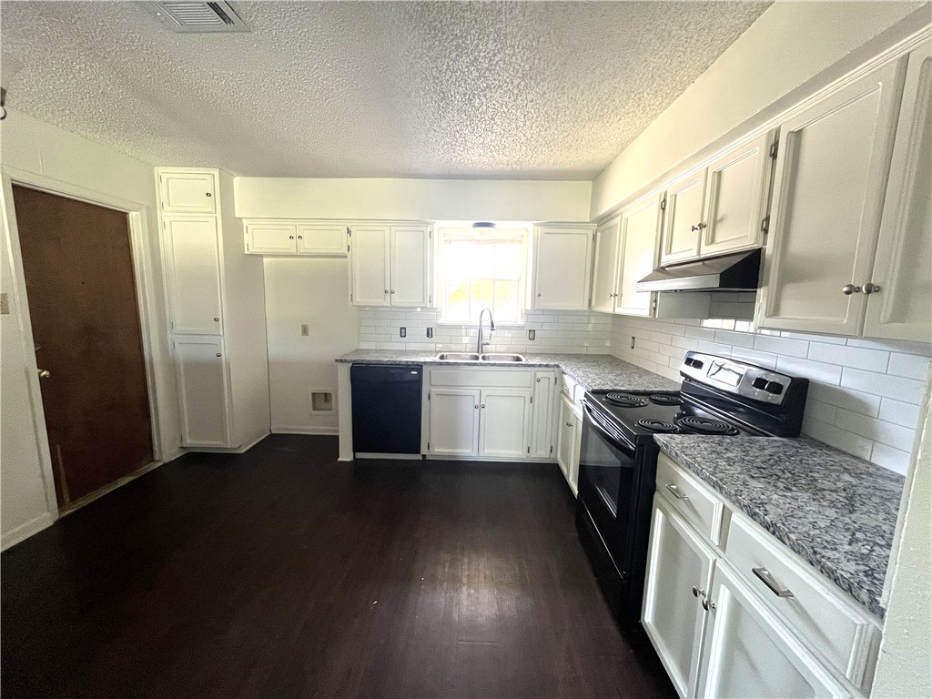3001 Latour Pl Property Photo 4