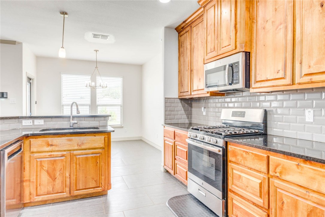 3021 Neches Dr Property Photo 8