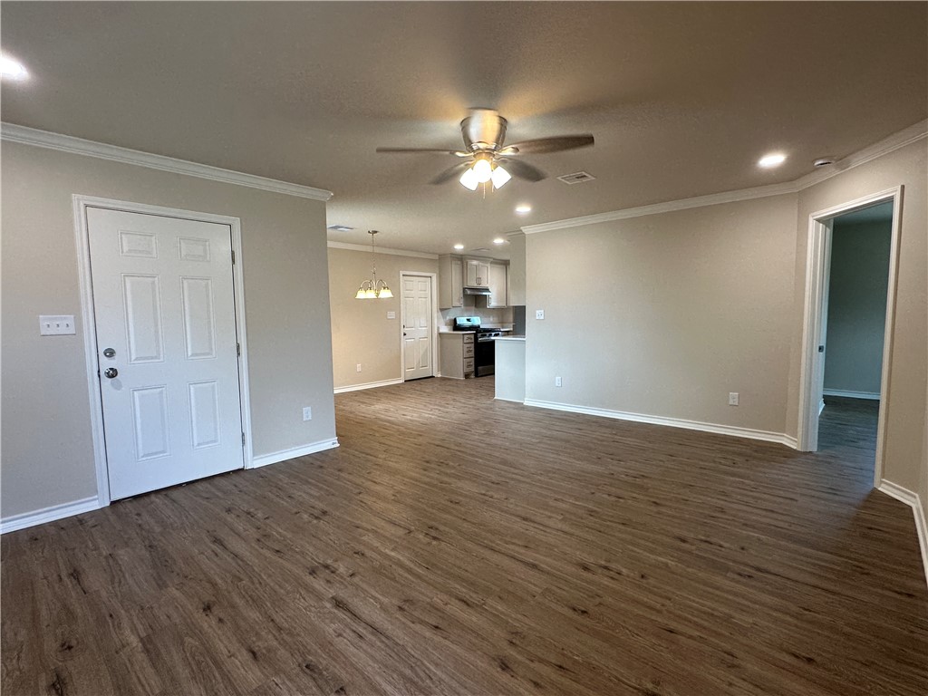 3313 Lynnwood Property Photo 2