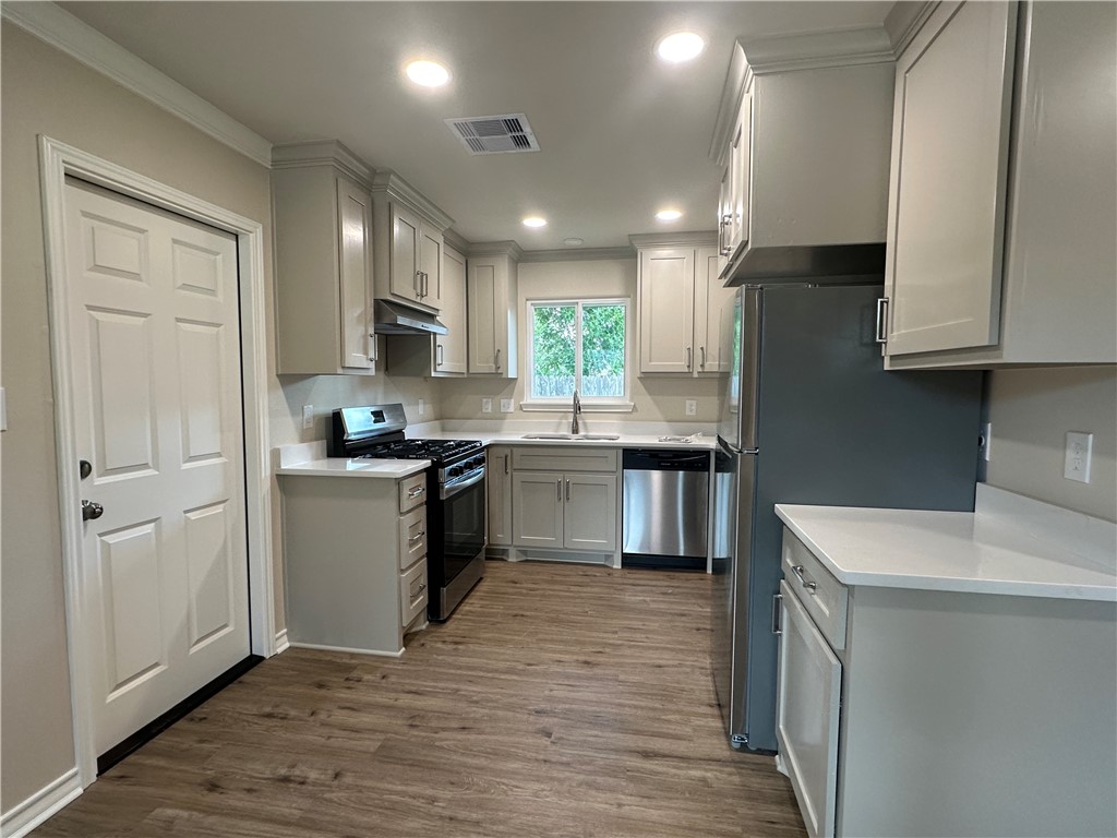 3313 Lynnwood Property Photo 4