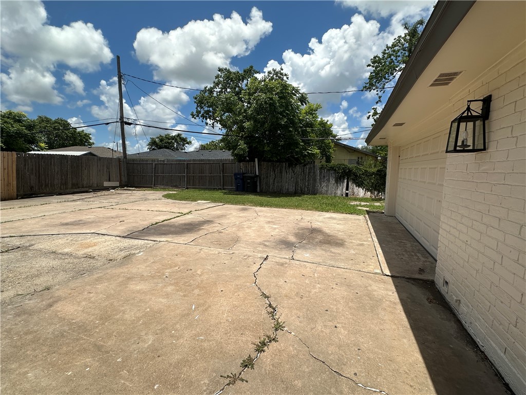 3313 Lynnwood Property Photo 13