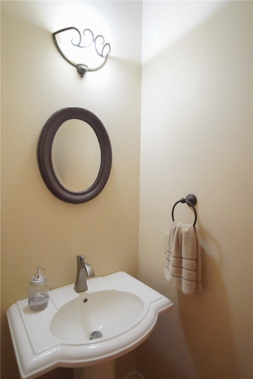 2204 Angel Ct Property Photo 10