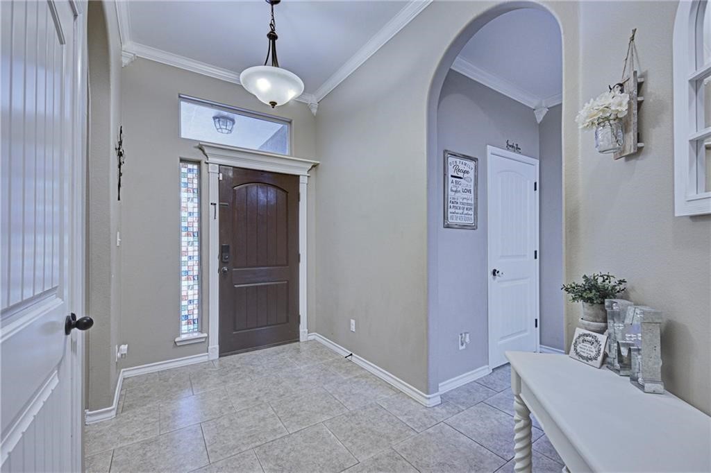 6730 Old Square Dr Property Photo 3