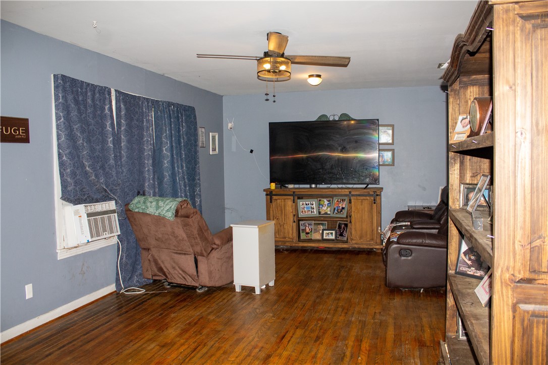 405 W Walton St Property Photo 10