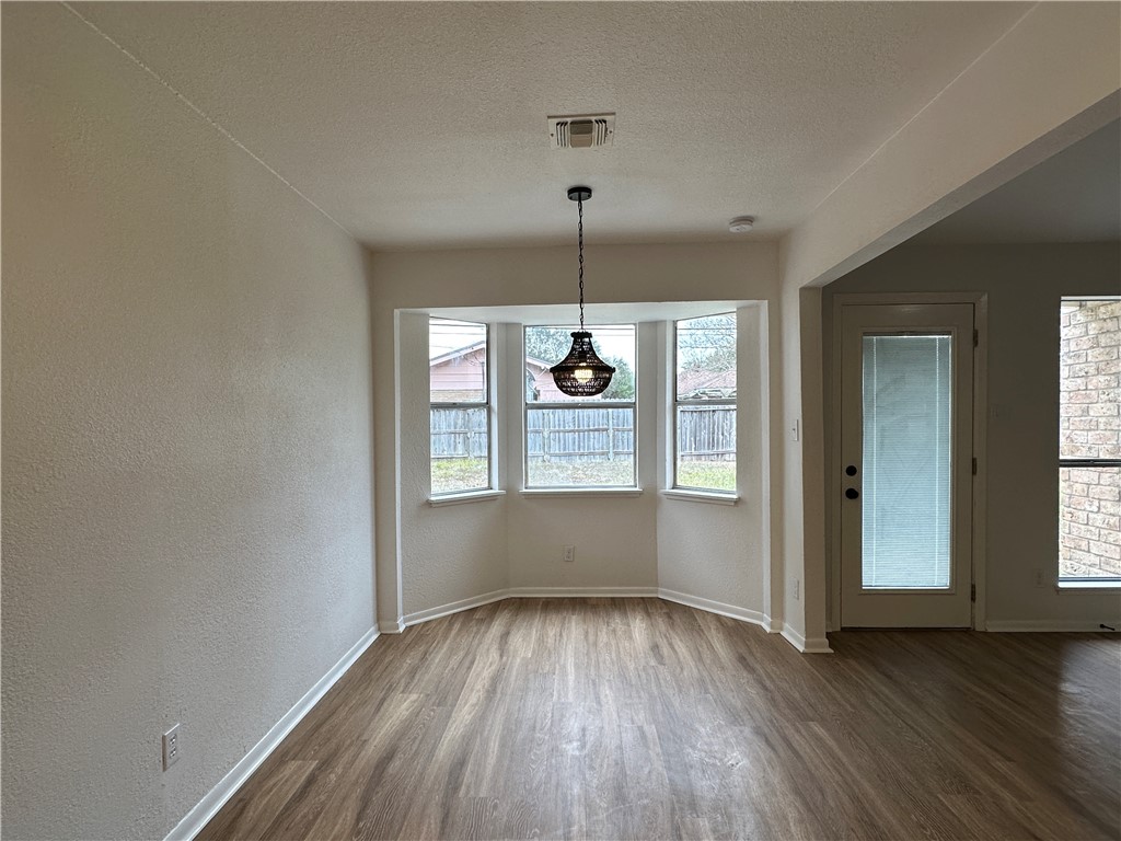 6118 Locke Property Photo 4