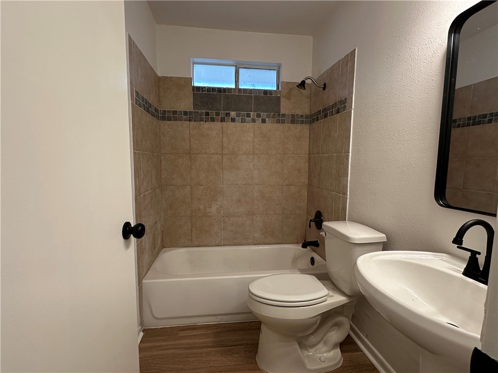 6118 Locke Property Photo 10