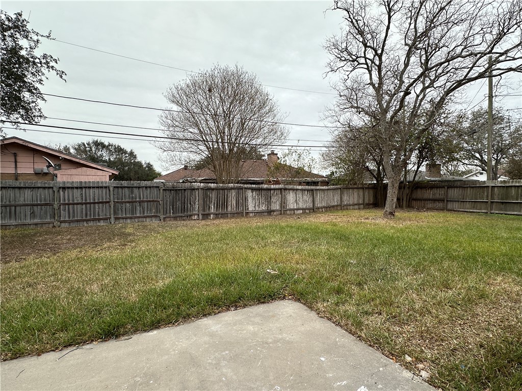 6118 Locke Property Photo 12