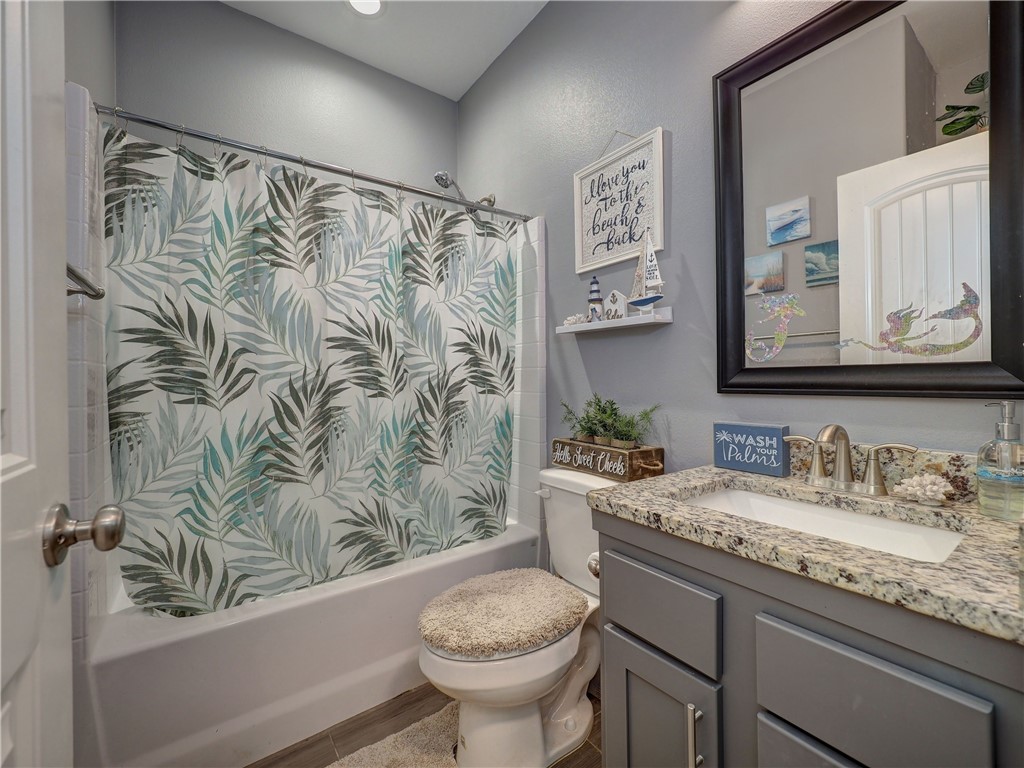 2050 Admiral Lane Property Photo 15