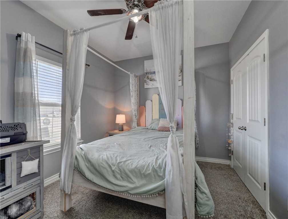 2050 Admiral Lane Property Photo 17