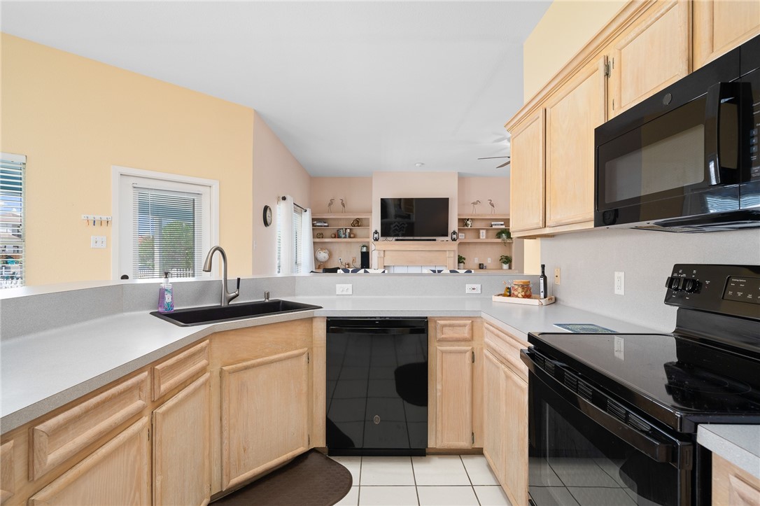 1025 Pompano Dr Property Photo 12