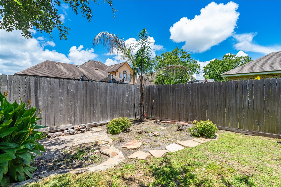 7529 Annemasse St Property Photo 39
