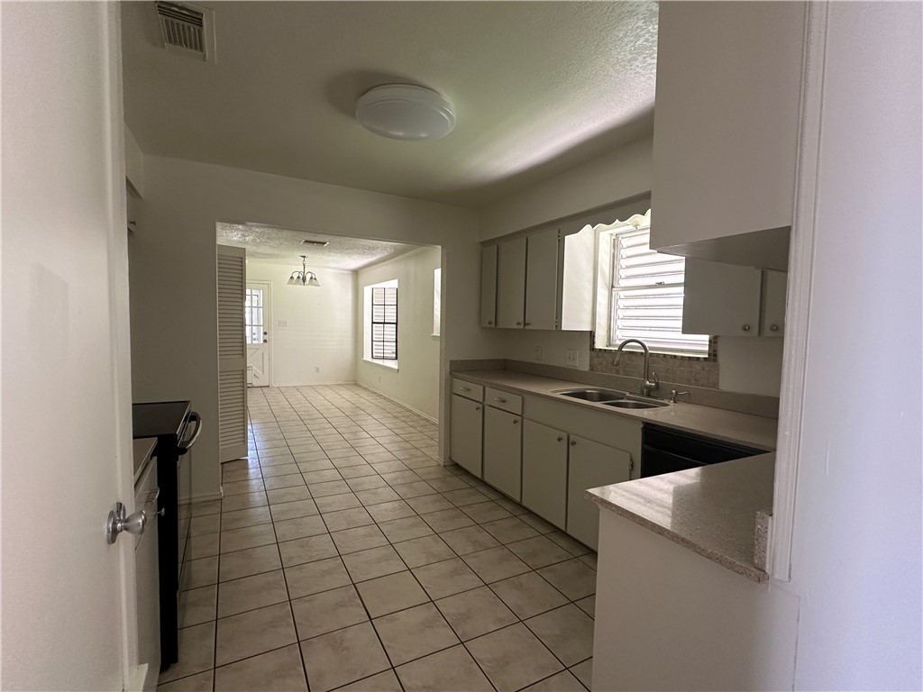 10533 Heizer Dr Property Photo 4