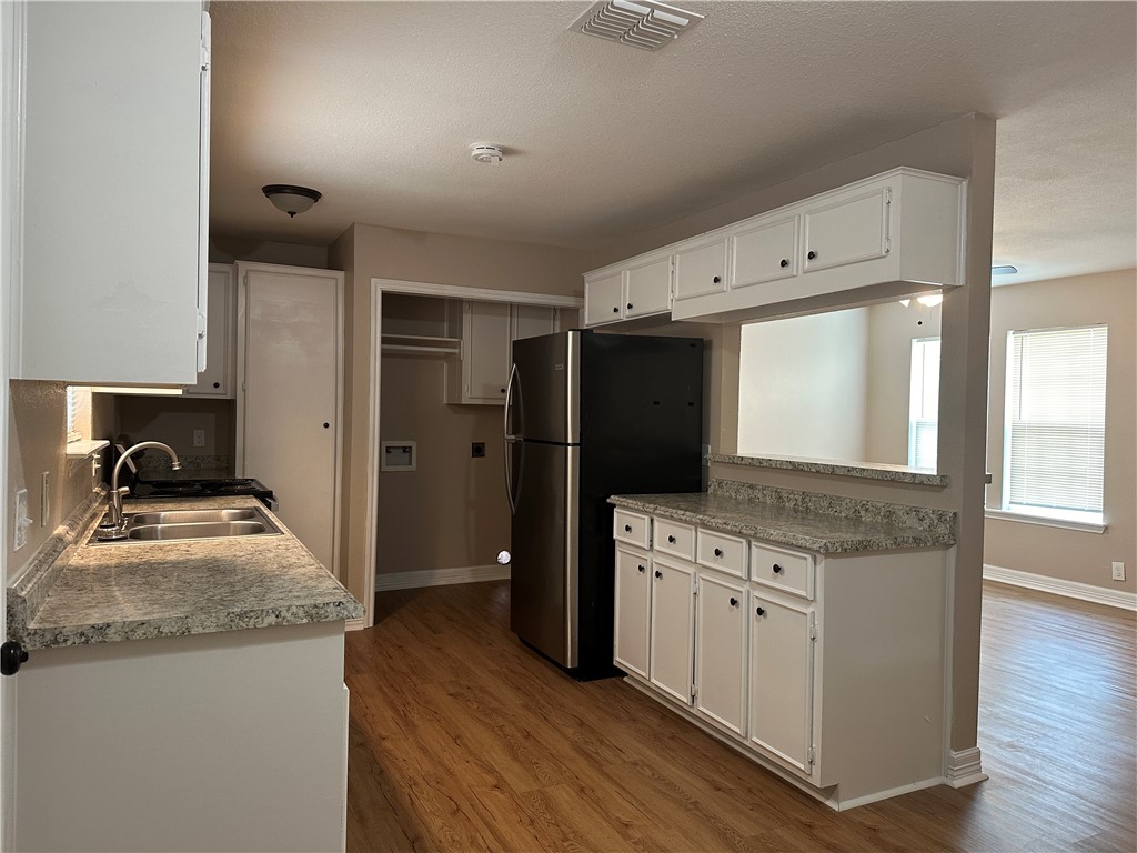 905 Ronald Dr Property Photo 2