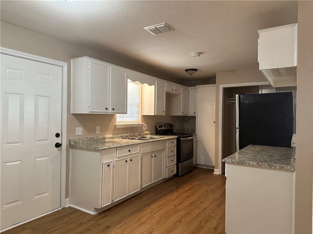 905 Ronald Dr Property Photo 3