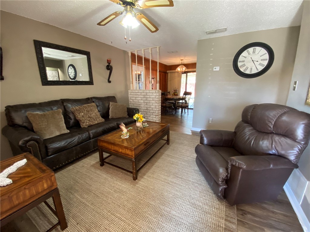 5610 Tanglewood Dr Property Photo 2