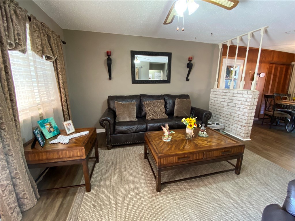 5610 Tanglewood Dr Property Photo 3