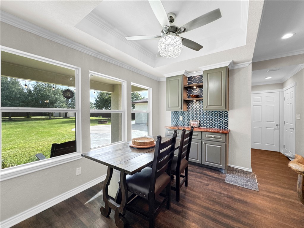 13910 Riverway Dr Property Photo 10
