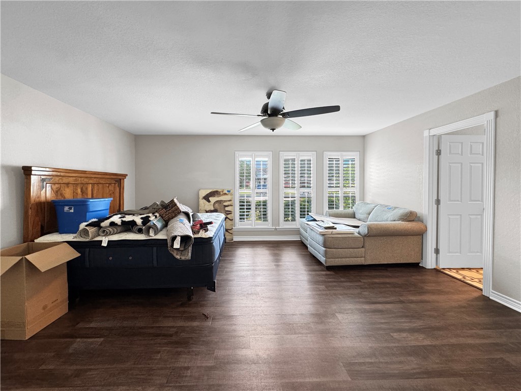 13910 Riverway Dr Property Photo 26