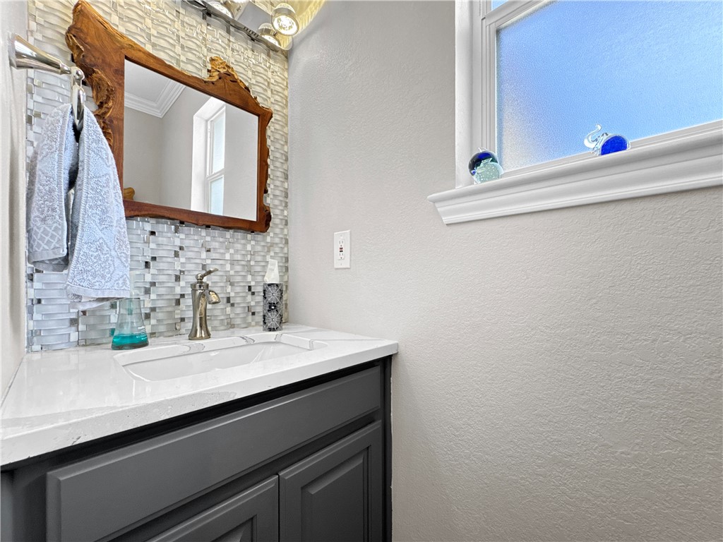 13910 Riverway Dr Property Photo 28