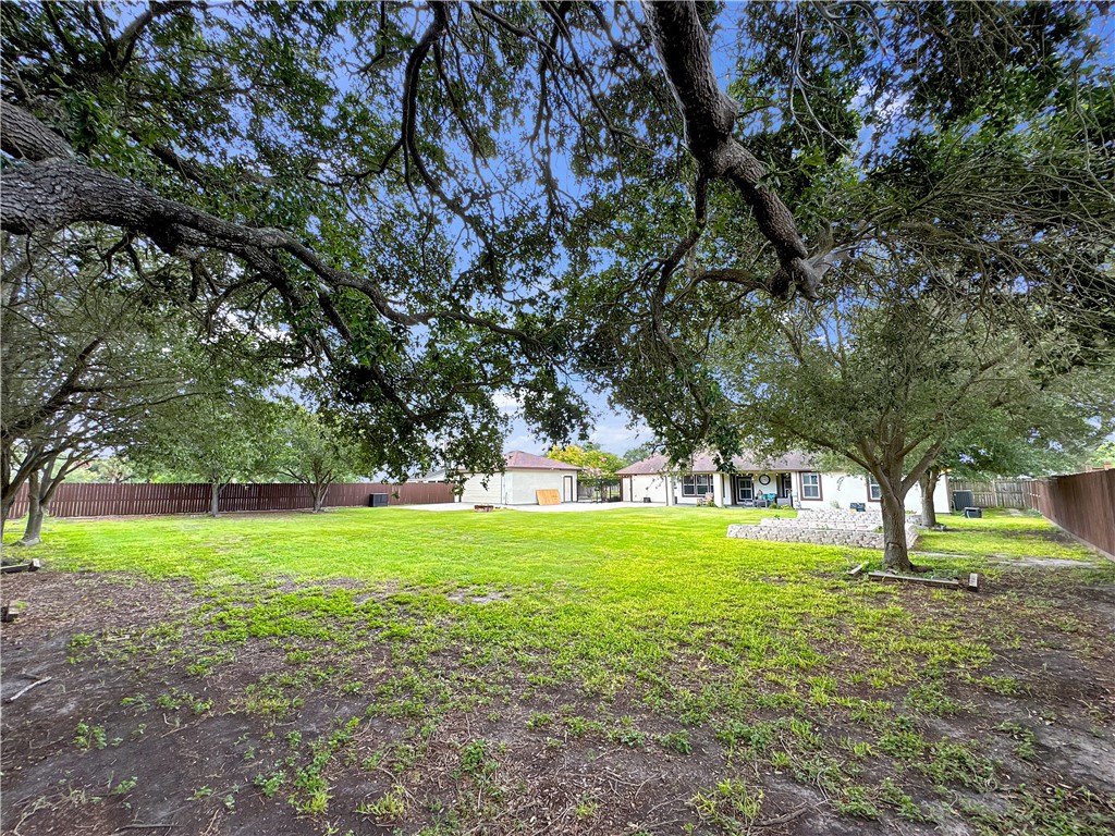 13910 Riverway Dr Property Photo 34