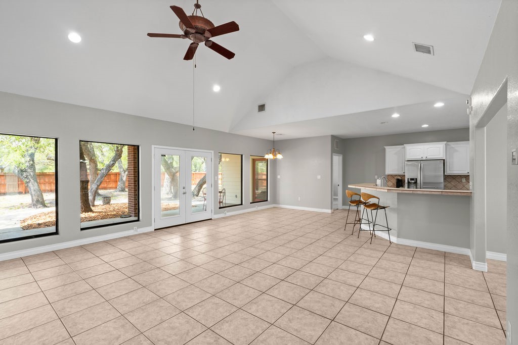 2214 N Mccampbell St Property Photo 3
