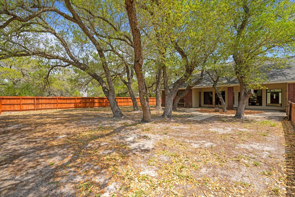2214 N Mccampbell St Property Photo 27
