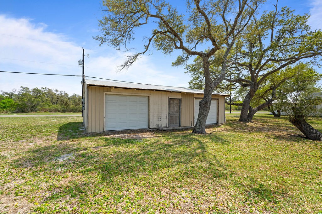 2214 N Mccampbell St Property Photo 32