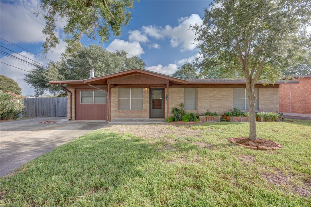 5802 Riley Dr Property Photo 1