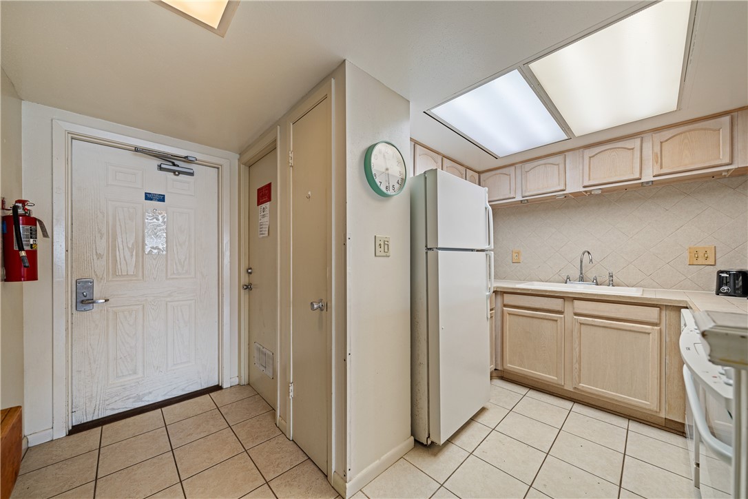 14810 Windward Dr 301 Property Photo 8