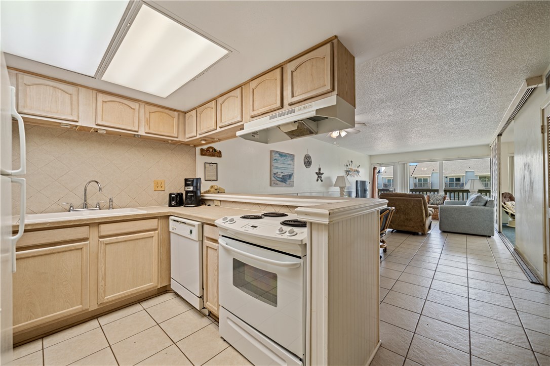 14810 Windward Dr 301 Property Photo 9