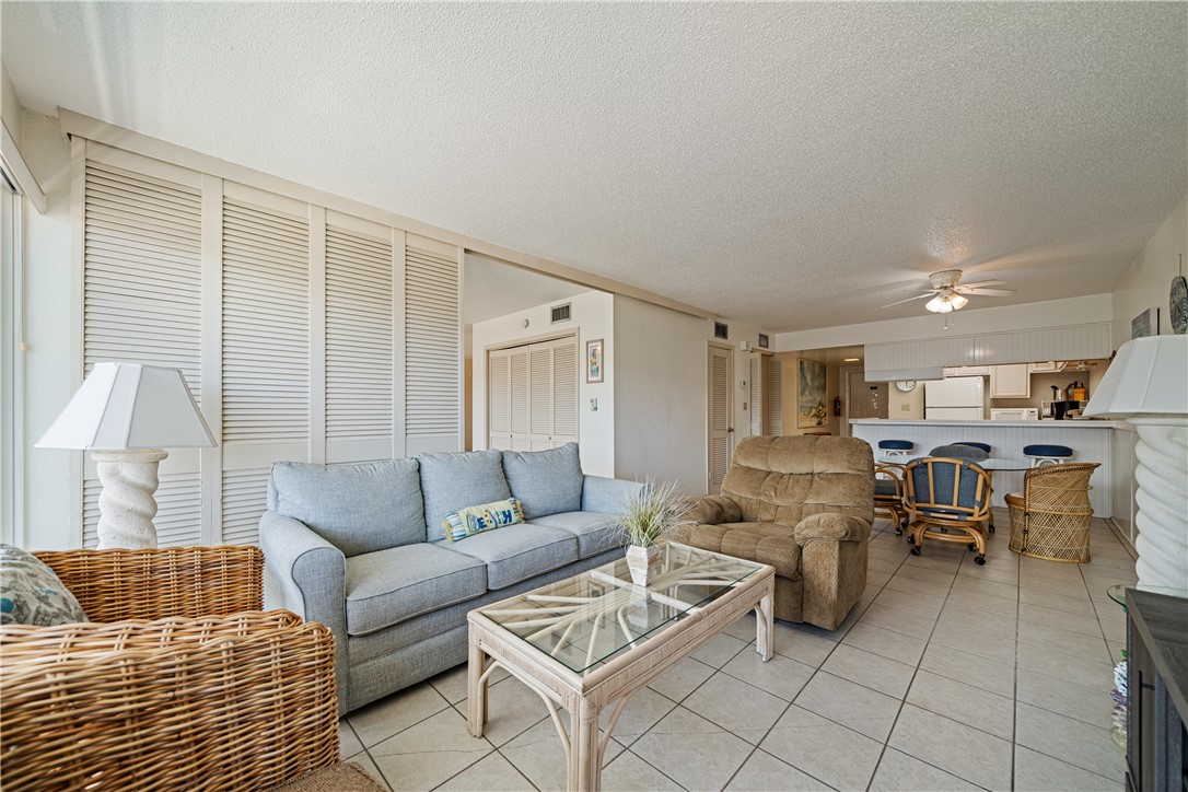 14810 Windward Dr 301 Property Photo 14