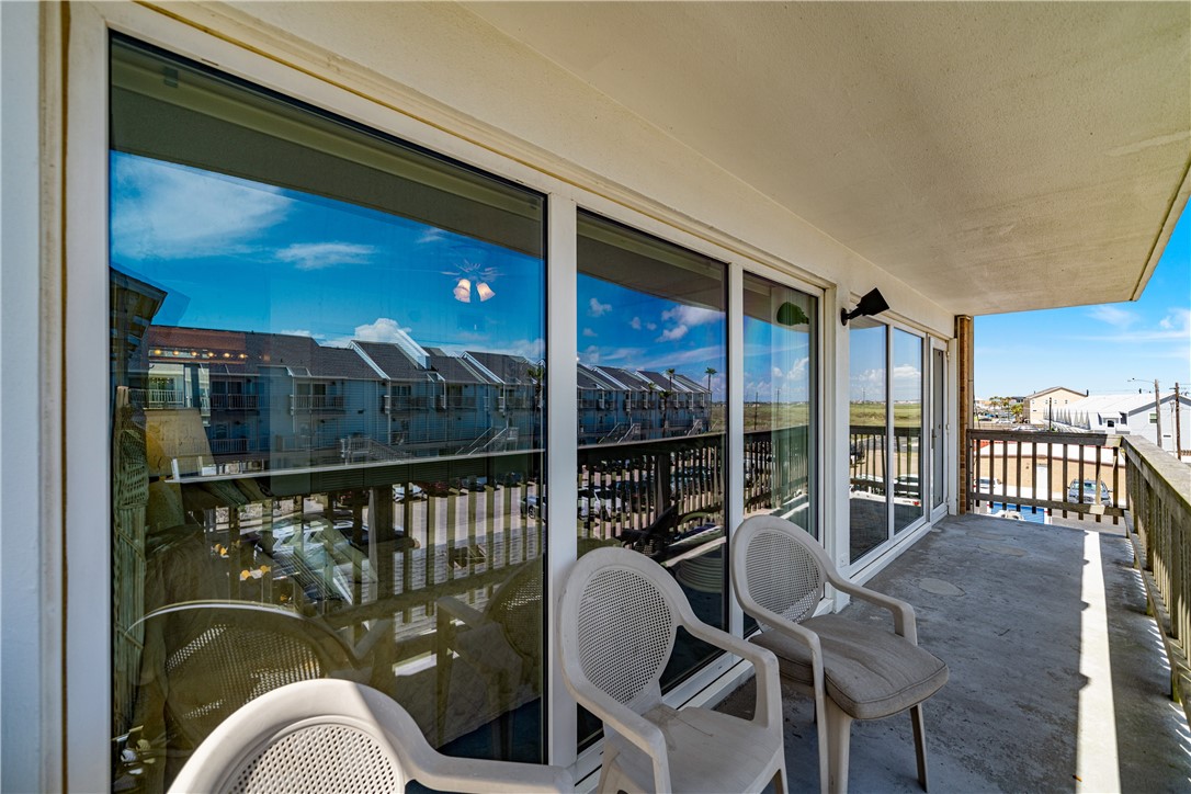 14810 Windward Dr 301 Property Photo 27