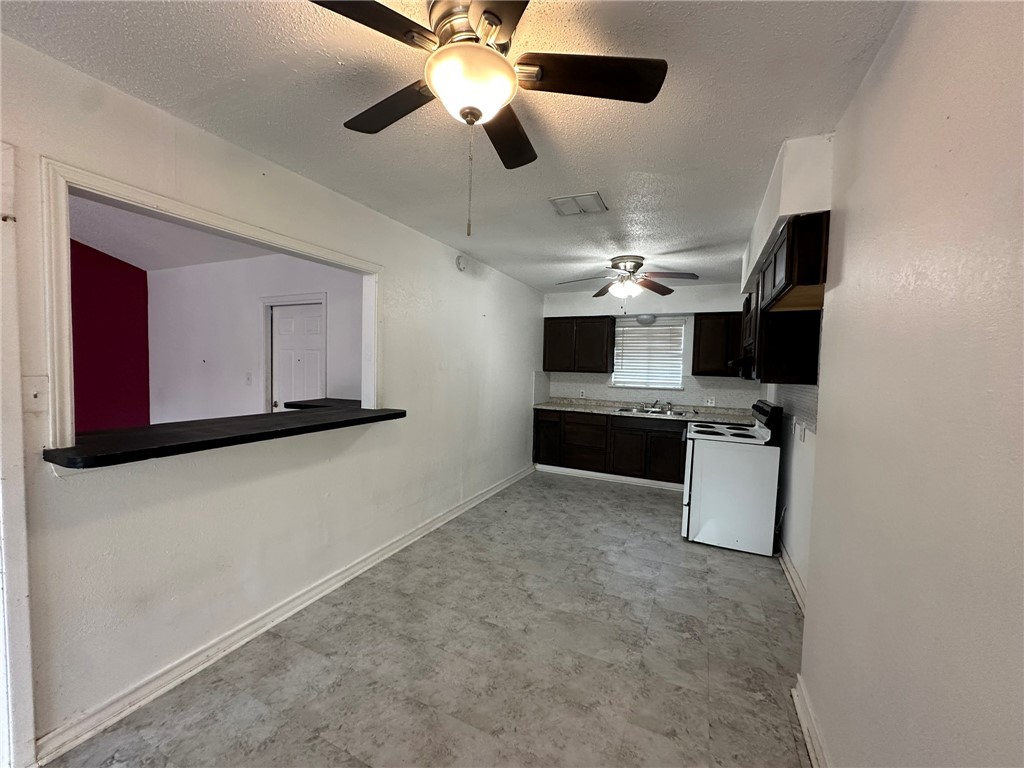 115 Lee Ave Property Photo 6